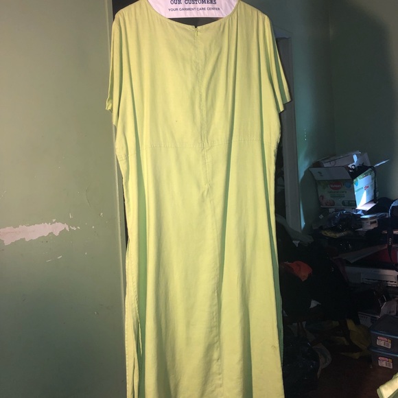 Spring dress - Picture 2 of 3